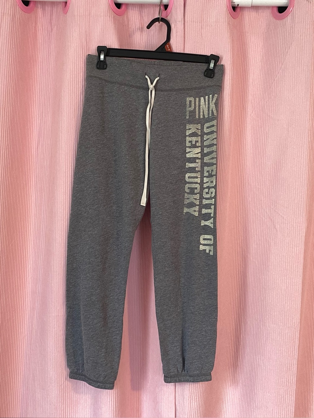 PINK Victoria’s Secret University of Kentucky Cropped Sweatpants in Gray XS